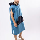 Surf-Poncho Clear Blue - für Frauen & Männer - aus schnelltrocknender und ultra-leichter Mikrofaser